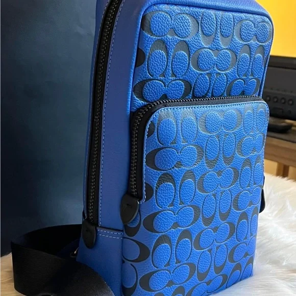 Coach Gotham Pack In Signature Leather - Picture 5 of 11